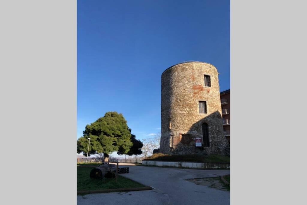 La Casetta Di Rosie, Alla Torre Guevara Potenza Exteriör bild